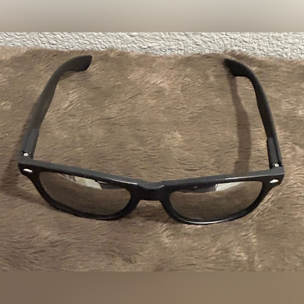 Classic Black Way Mirror Sunglasses - Great condition UNISEX